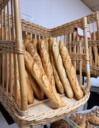 Baguettes de tradition fraîchement sorties du four